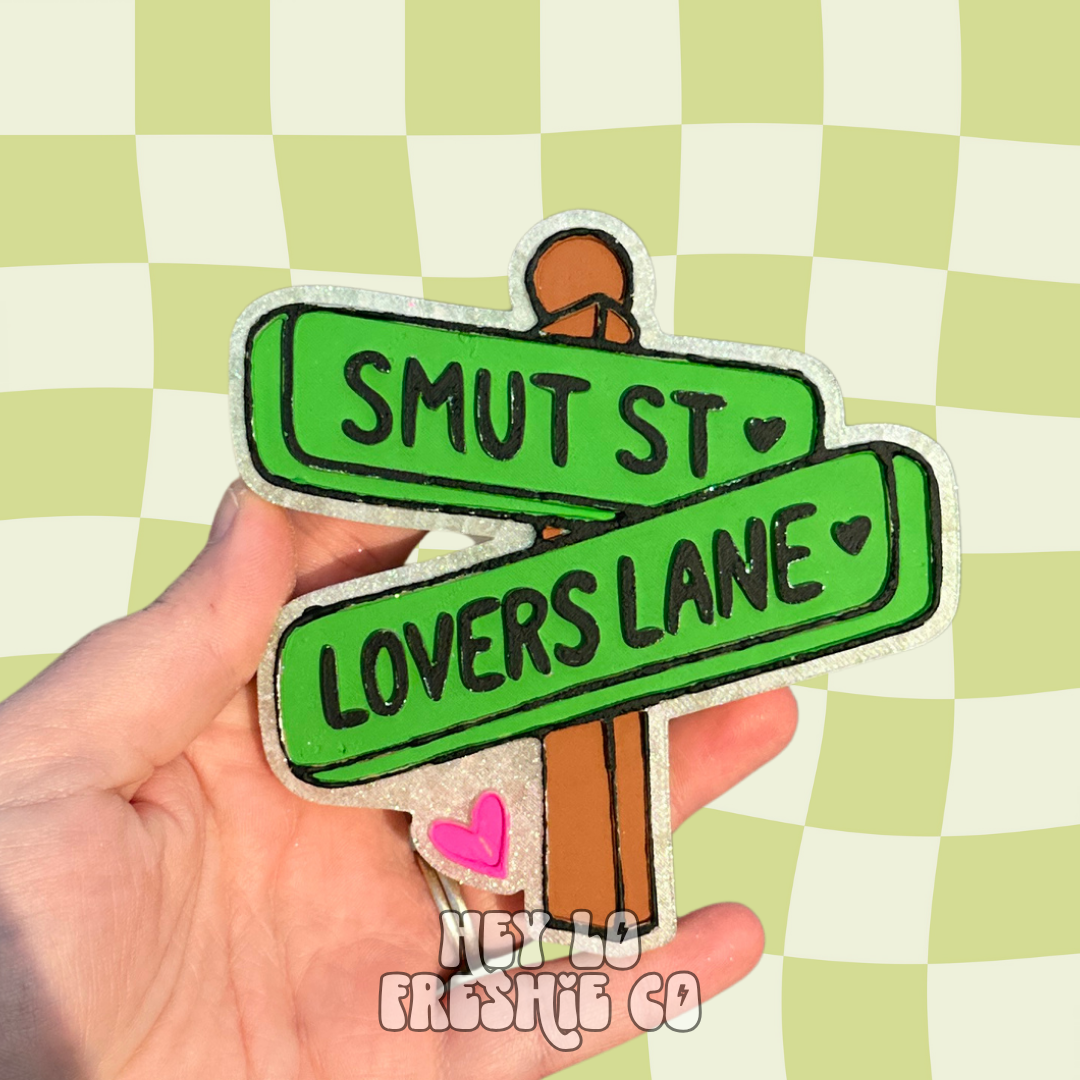 Smut Street (Scent: Strawberry Lemon Cake Pop)