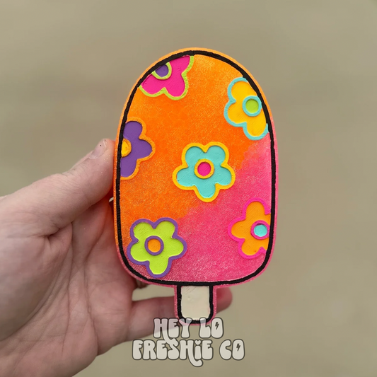 Daisy Popsicle (Scent: Leather & Lace)